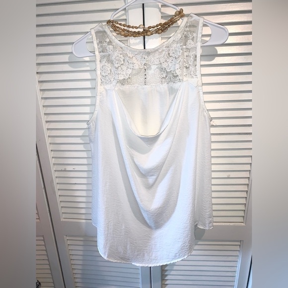 Jella C. Ivory Lace sleeveless Blouse Size Medium - Picture 5 of 7